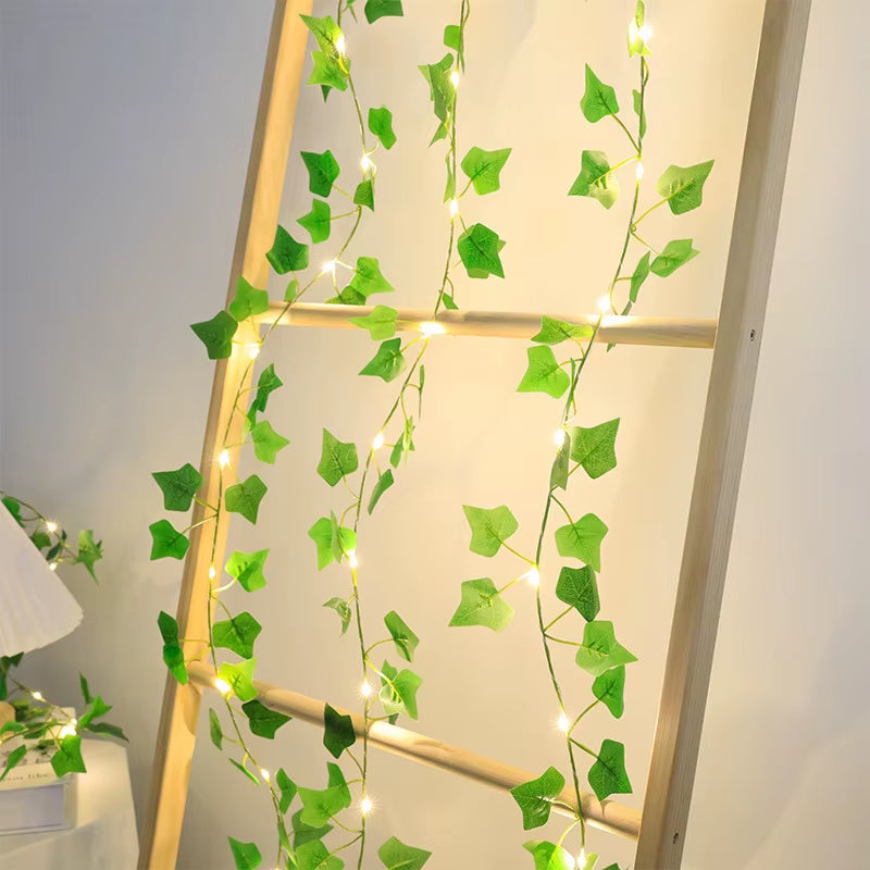 Guirnalda de Hojas Artificiales con Luces LED — Decoración Colgante para Hogar, Habitación y Eventos